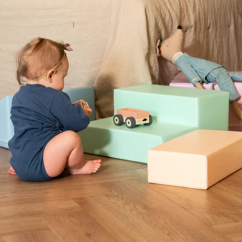 corner-climber-pastel_11_02a15544-61cd-48a6-8517-762235d2d0c284VEAc0AVDItw