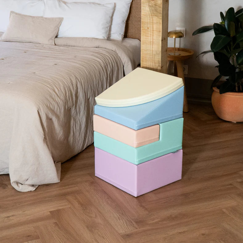 corner-climber-pastel_17UIsAtXf5H4szW