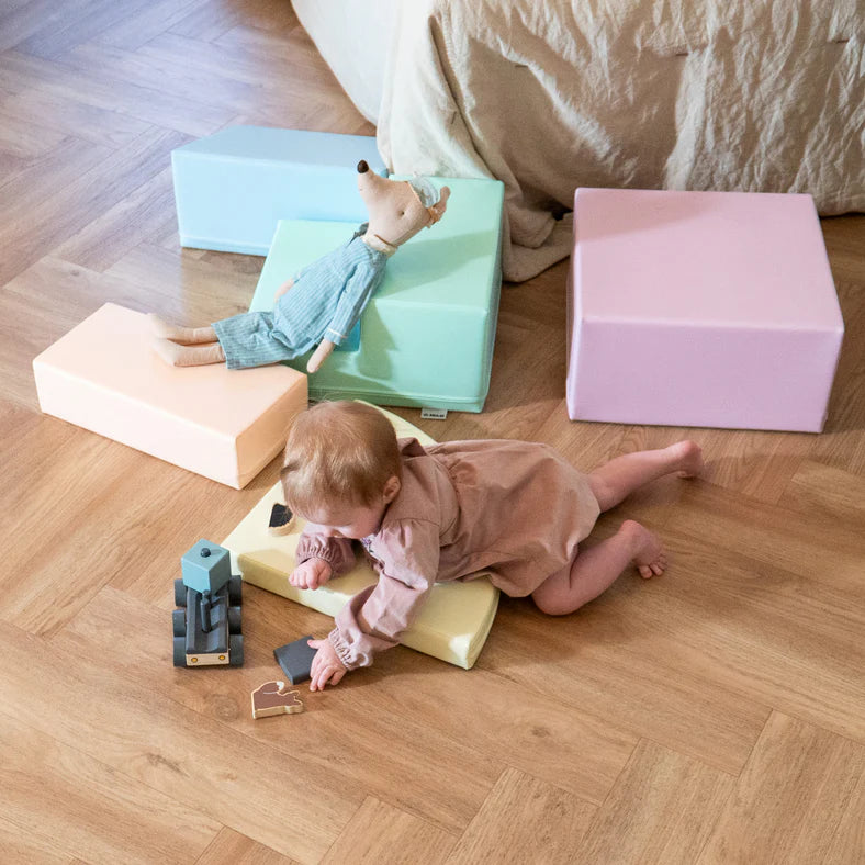 corner-climber-pastel_3Fr8htRn2tHbXk
