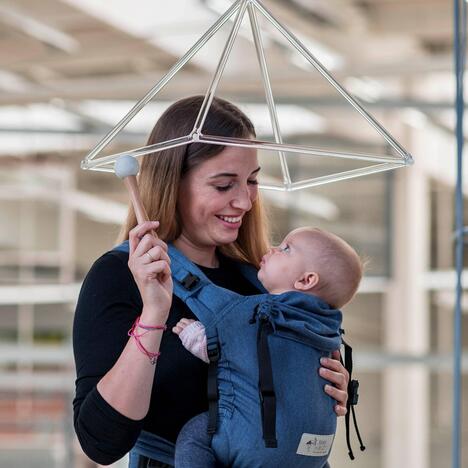 csm_Storchenwiege-BabyCarrier-Jeans-Image-01_d62ca9ce99