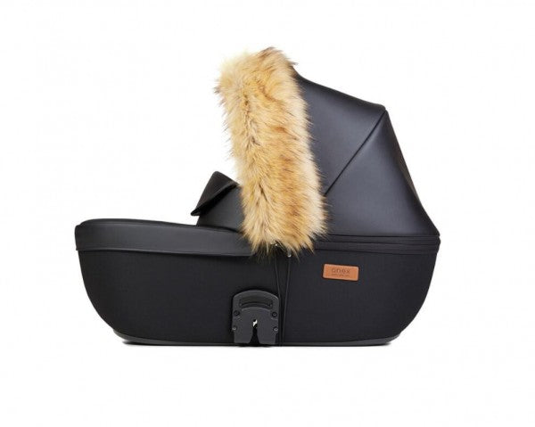 die-kleine-Schnullerbacke-ANEX-Baby-Winterfell-beige-11305-03