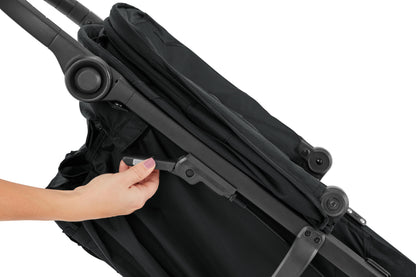 die-kleine-Schnullerbacke-Baby-Jogger-Kinderwagen-2083278-city-mini-GT2_handbrake