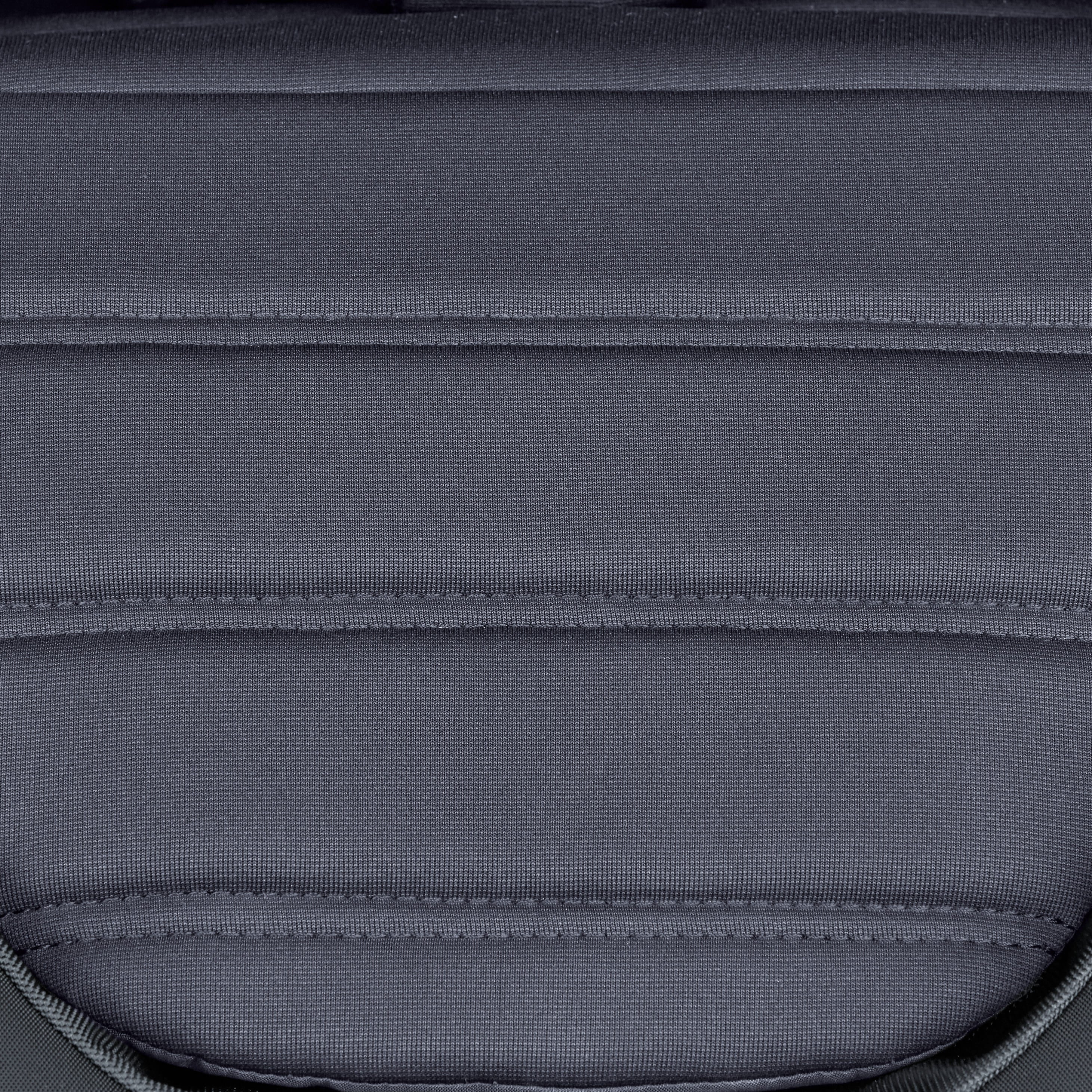 die-kleine-Schnullerbacke-Baby-Jogger-Kinderwagen-2086229-Mini-GT2_CloseUpFabric