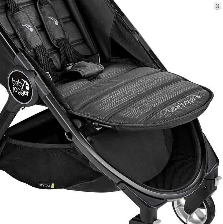 die-kleine-Schnullerbacke-Baby-Jogger-Kinderwagen-2086793-Baby-Jogger-City-Tour-2-Carbon-03