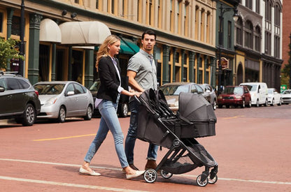 die-kleine-Schnullerbacke-Baby-Jogger-Kinderwagen-2088761-Baby-Jogger-City-Tour-2-double-Jet-14