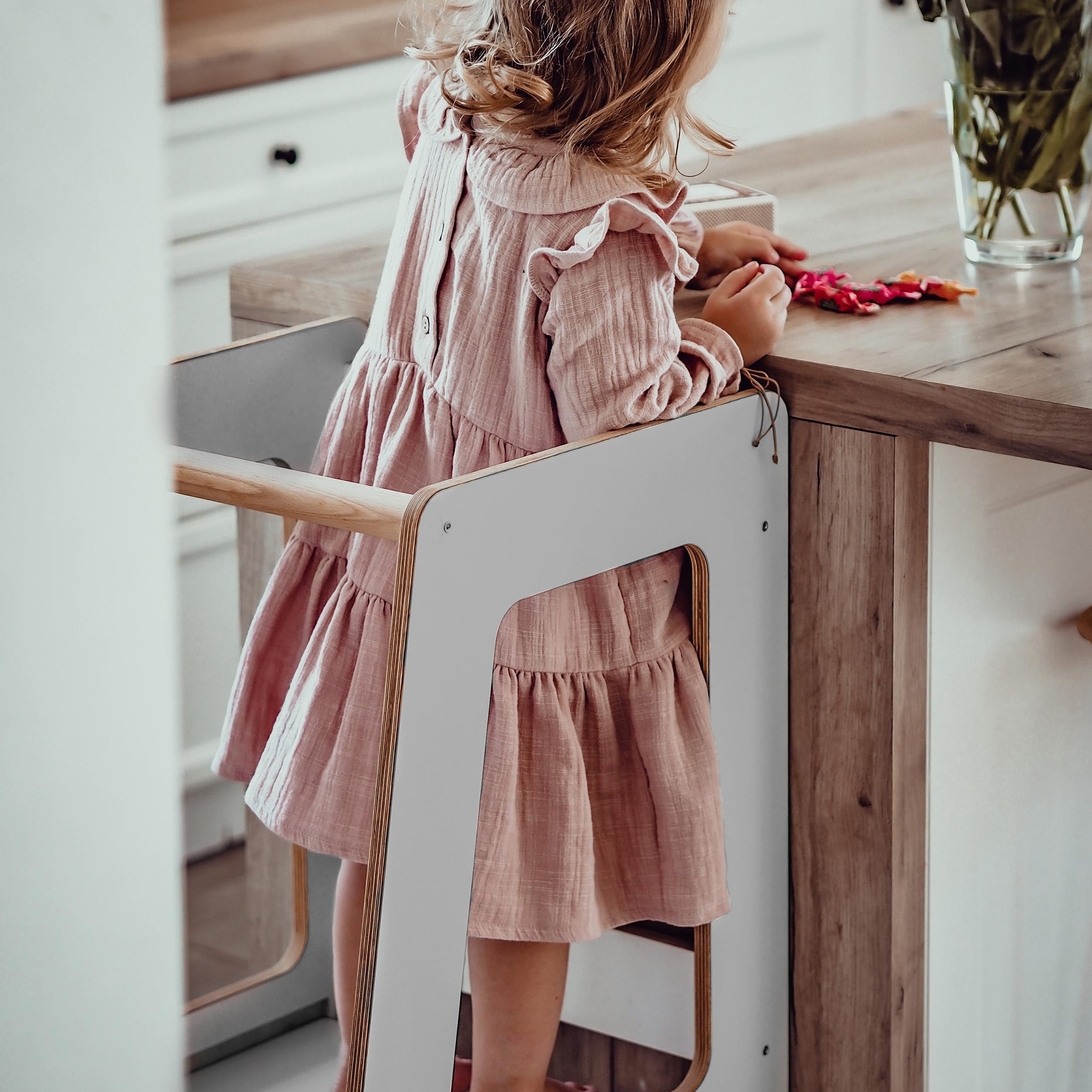 die-kleine-Schnullerbacke-K-chenhelfer-scandi-grau-5903849630115-01