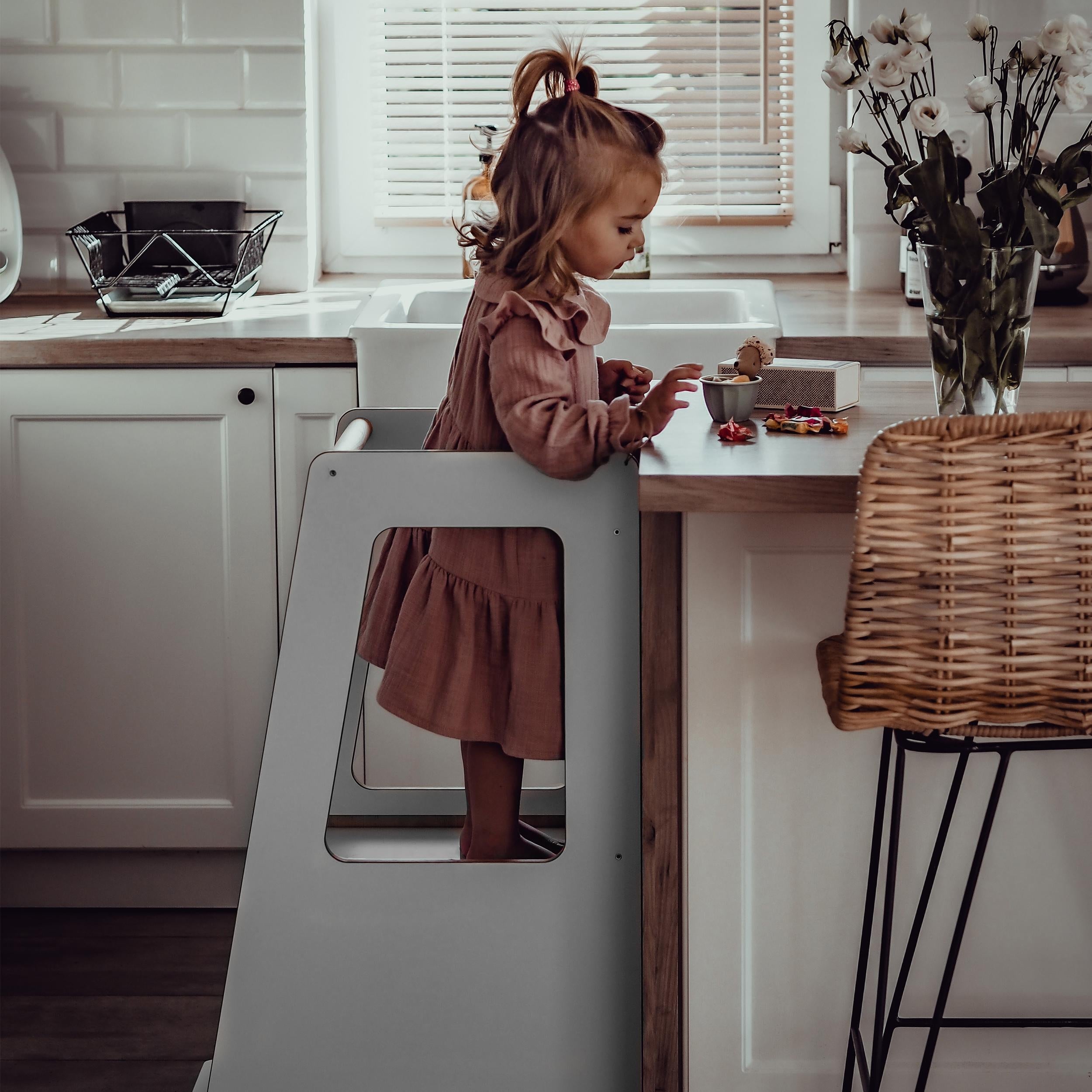 die-kleine-Schnullerbacke-K-chenhelfer-scandi-grau-5903849630115-02