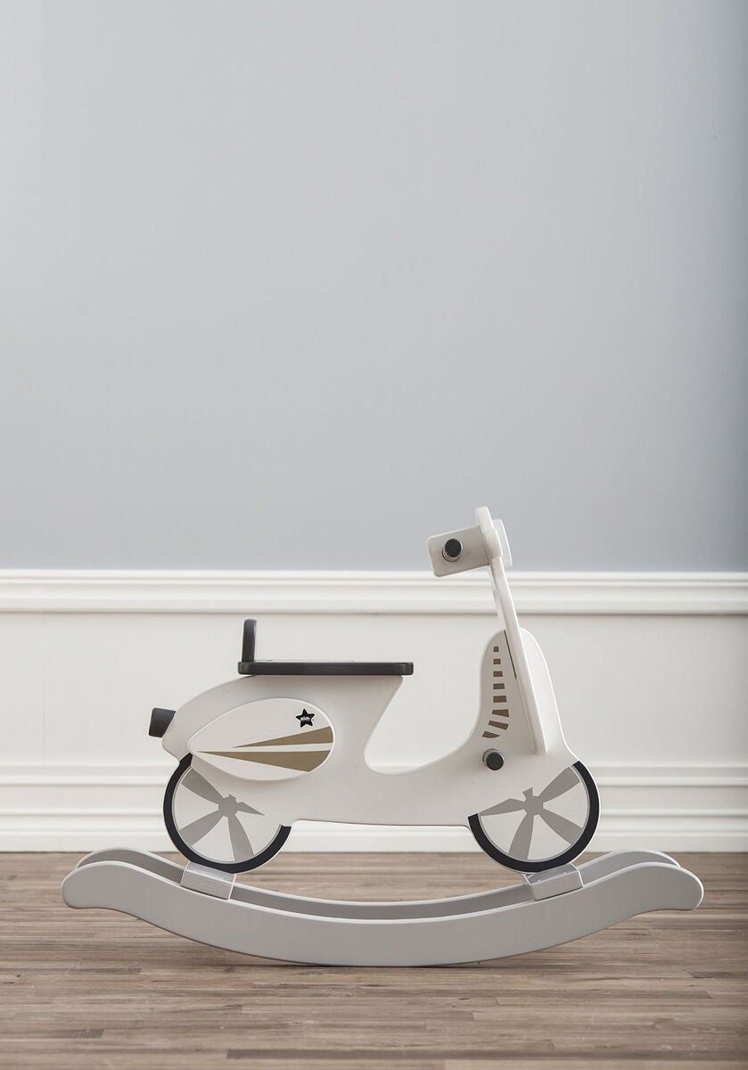 die-kleine-Schnullerbacke-Kids-Conzept-Schaukel-Scooter-grau_weiss-1000160-02