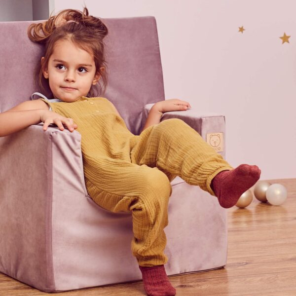 die-kleine-Schnullerbacke-MiSiOO-Kindersessle-Foldi-lila-02