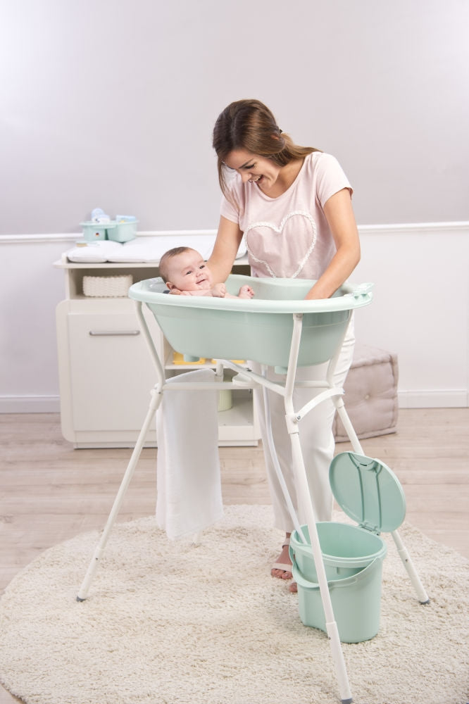 die-kleine-Schnullerbacke-Rotho-Babydesign-Badewannen-Set-Top-swedish-green-4-tlg-mit-Wannenst-nder-21060026601-05