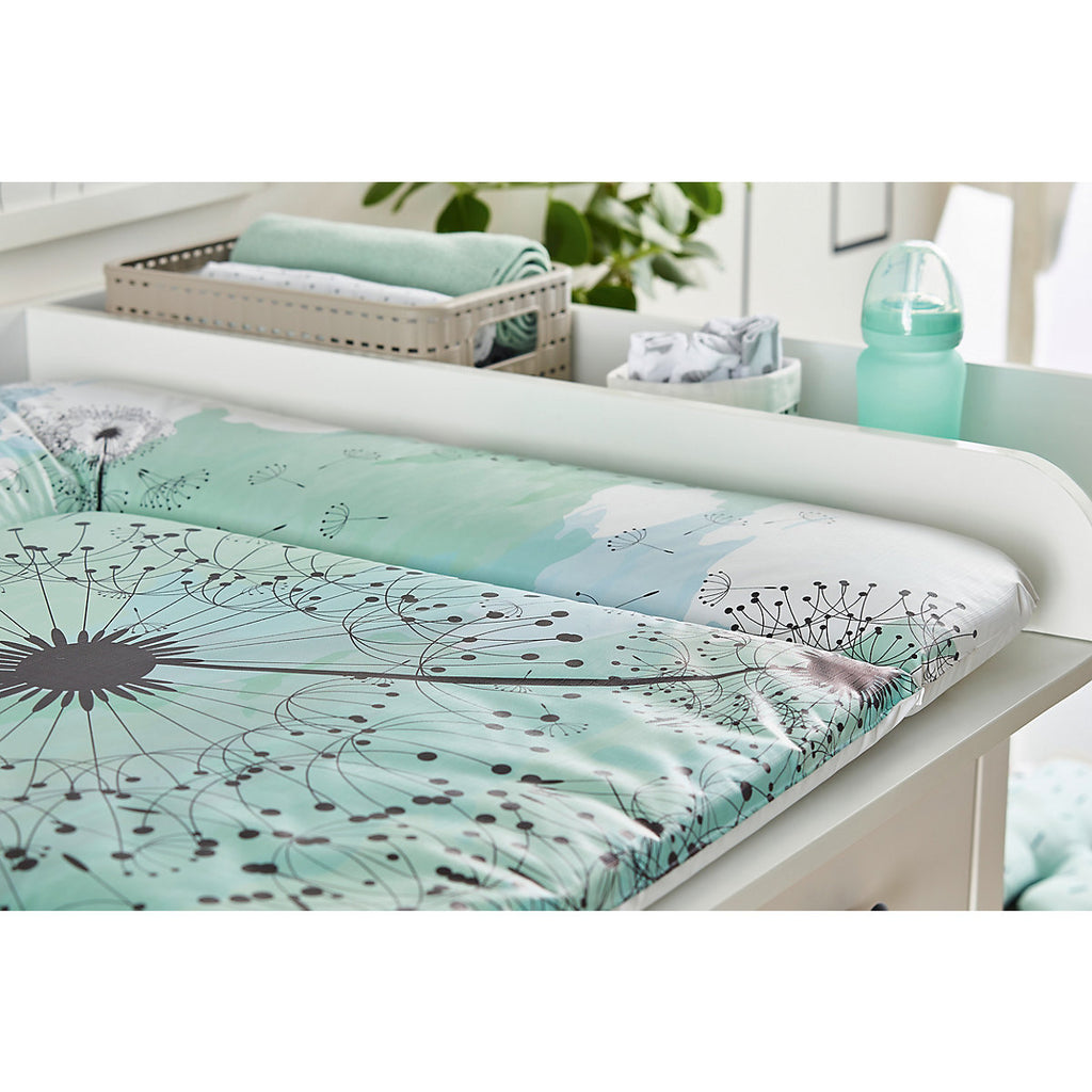 die-kleine-Schnullerbacke-Rotho-Babydesign-Wickelauflage-Fly-Away-cool-blue-72-x-85-cm-200620287CY-02