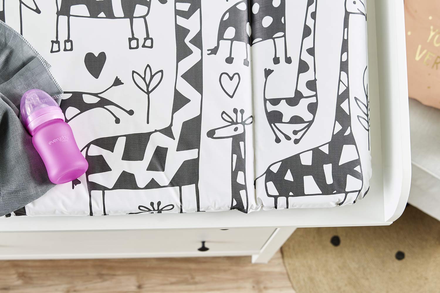 die-kleine-Schnullerbacke-Rotho-Babydesign-Wickelauflage-Happy-Family-72x85-cm-05