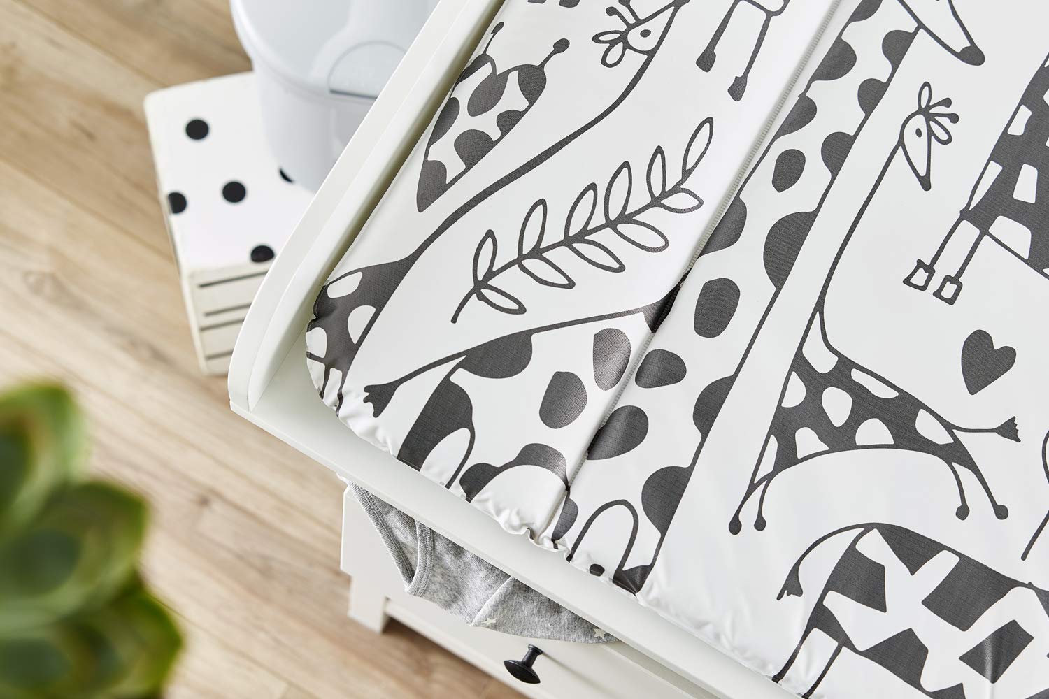 die-kleine-Schnullerbacke-Rotho-Babydesign-Wickelauflage-Happy-Family-72x85-cm-07