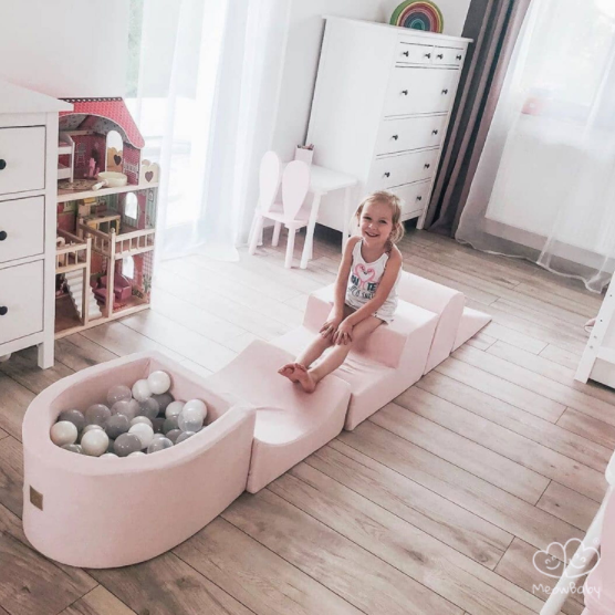die-kleine-Schnullerbacke-Schaumspielset-mit-Mini-B-llebad-5900378769569-02