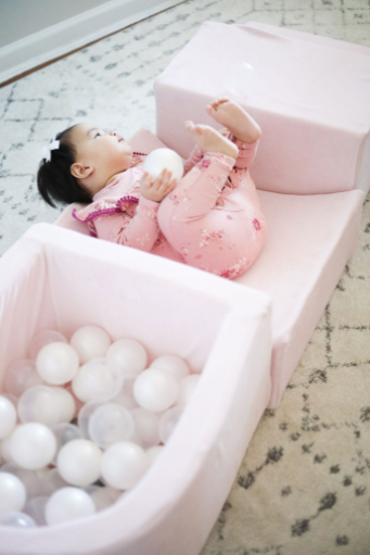 die-kleine-Schnullerbacke-Schaumspielset-mit-Mini-B-llebad-5900378769569-05