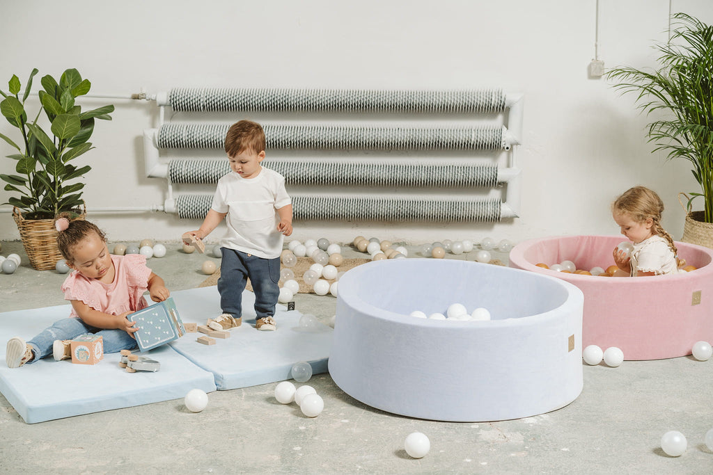 die-kleine-schnullerbacke-MeowBaby-Baby-Spielmatte-Quadrat-hellblau-06
