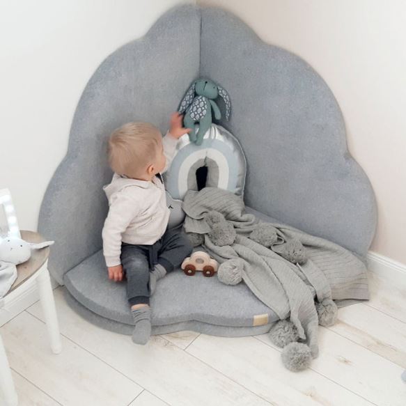 die-kleine-schnullerbacke-MeowBaby-Baby-Spielmatte-Wolke-grau-blau-5900378760627-03