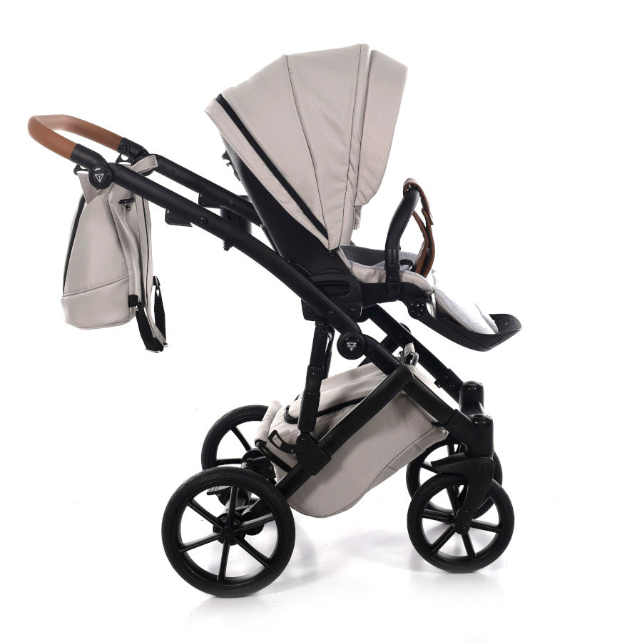 die-kleine-schnullerbacke-junama-space-kombi-kinderwagen-02-beige-11