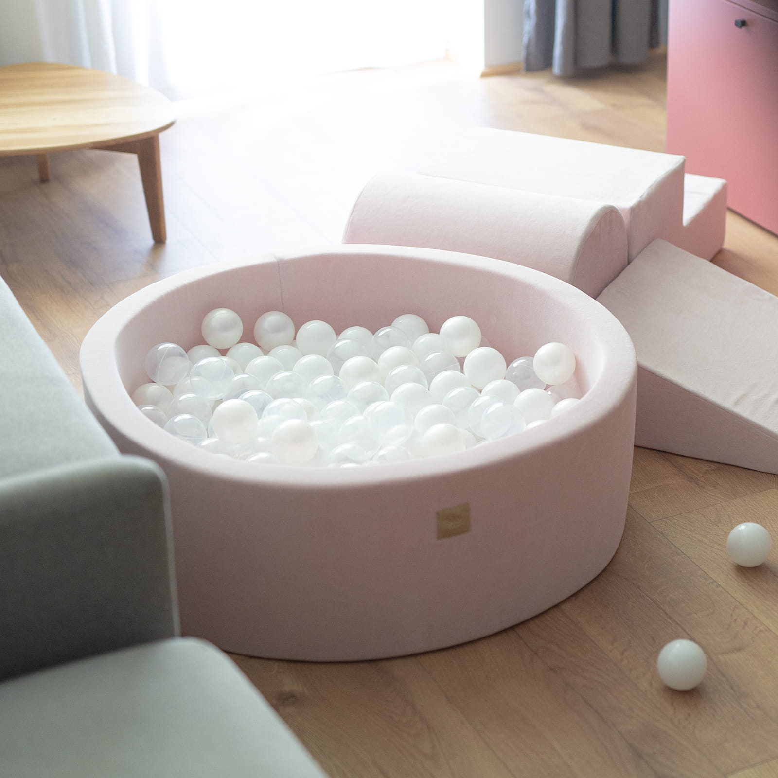 die-kleine-schnullerbacke-schaumspielset-hellrosa-mit-B-llebad-200-B-lle-5903849633642-02