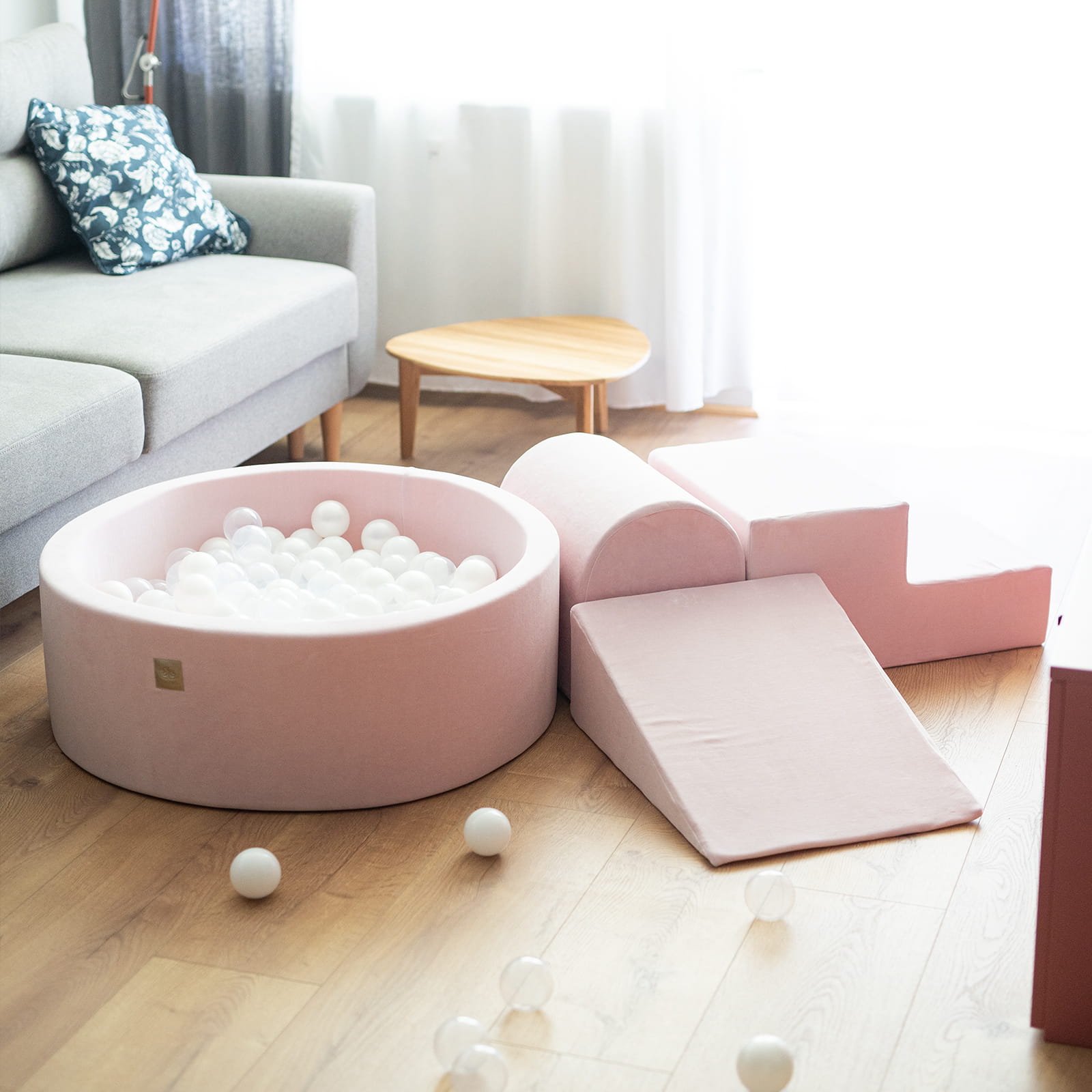 die-kleine-schnullerbacke-schaumspielset-hellrosa-mit-B-llebad-200-B-lle-5903849633642-03