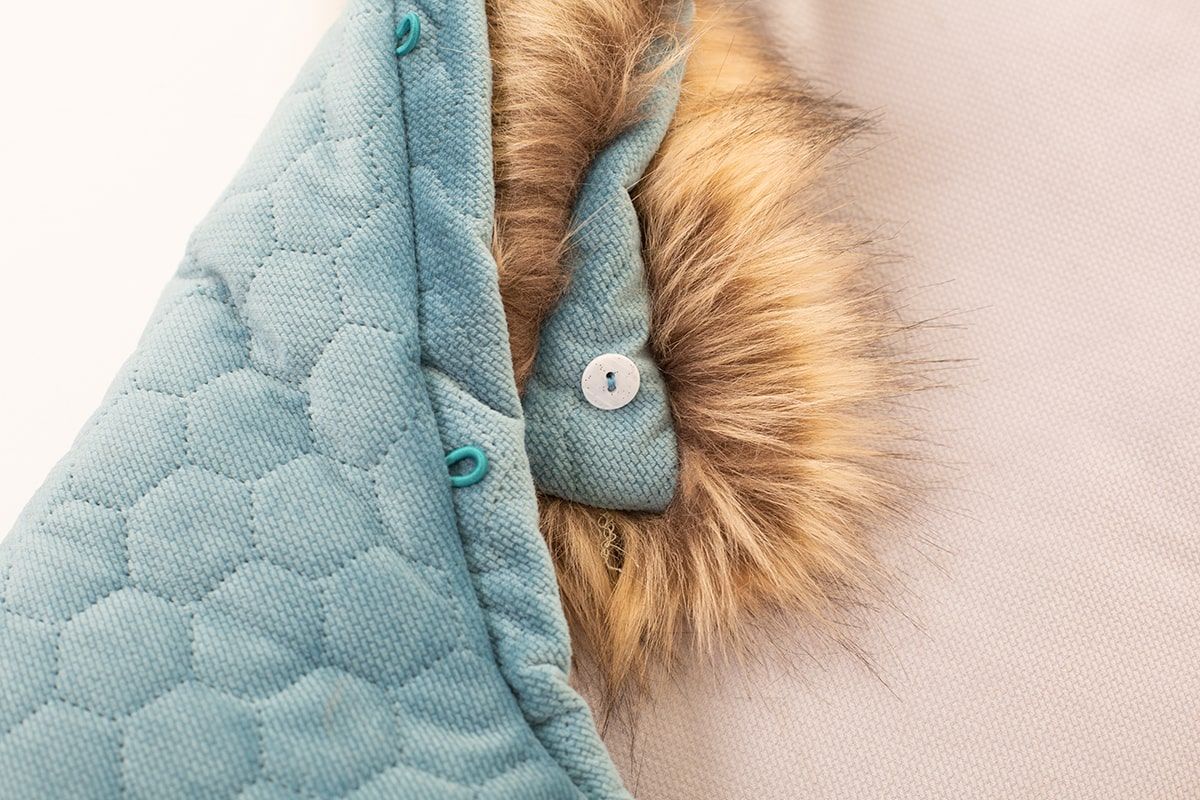 die-kleine-schnullerbacke-x-cuddle-velvet-petrol-T-AKC01-00982-07