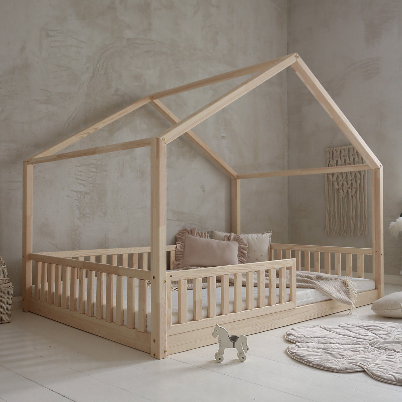 eng_pl_Housebed-with-fence-barrier-200x140-natural-feet-1-cm-fast-shipping-670_1