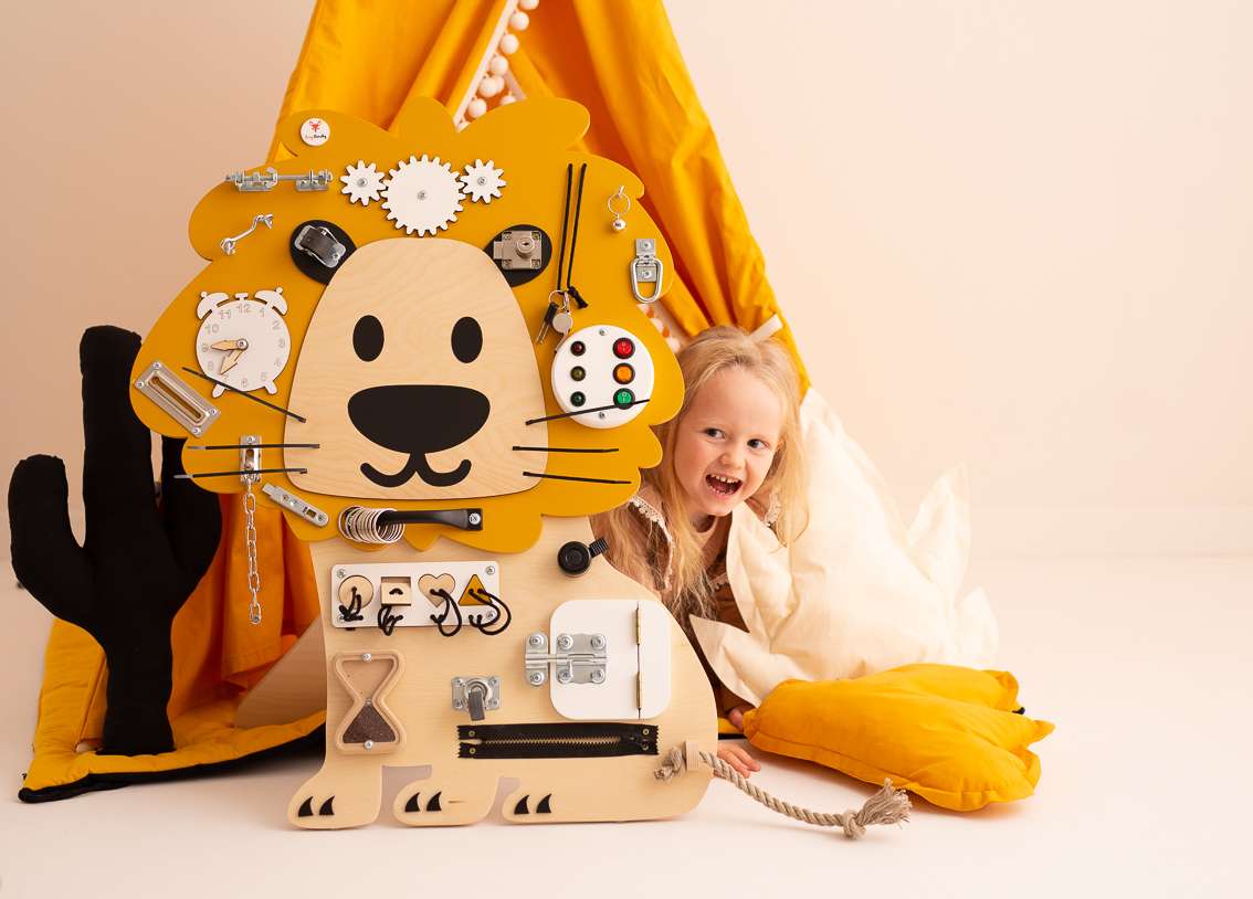 lew-roar