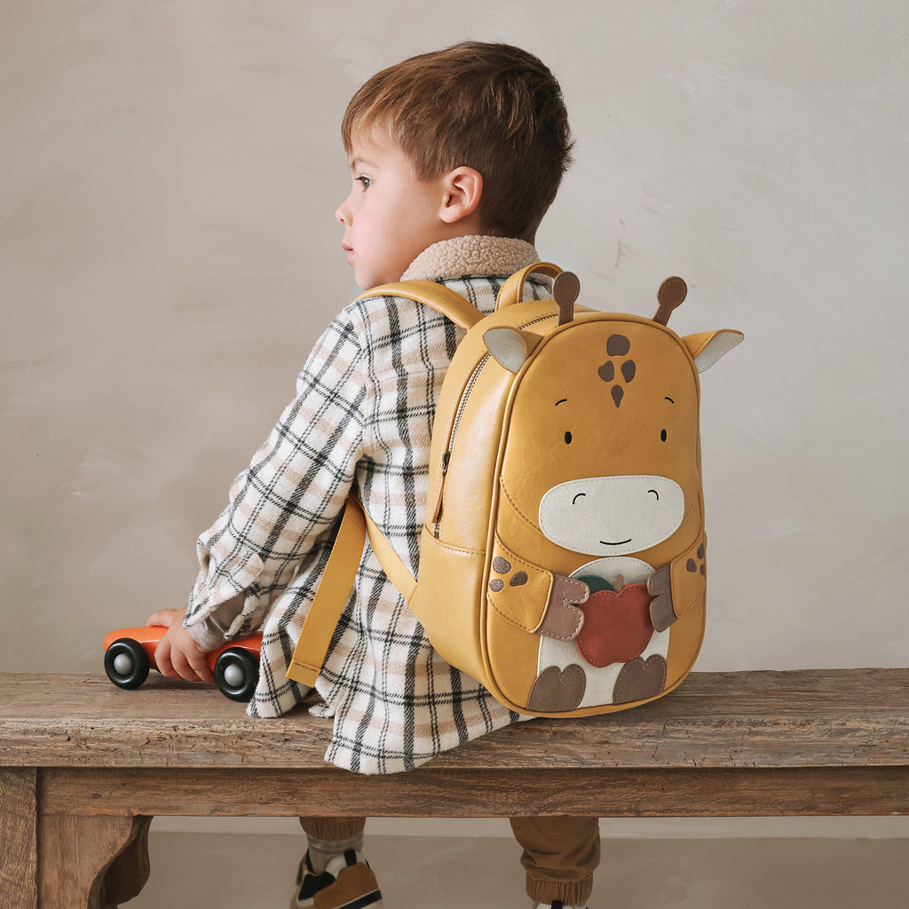 little-who-rucksack-kinderrucksack-kita-vegan-grosse-giraffe-trudy-imgebild