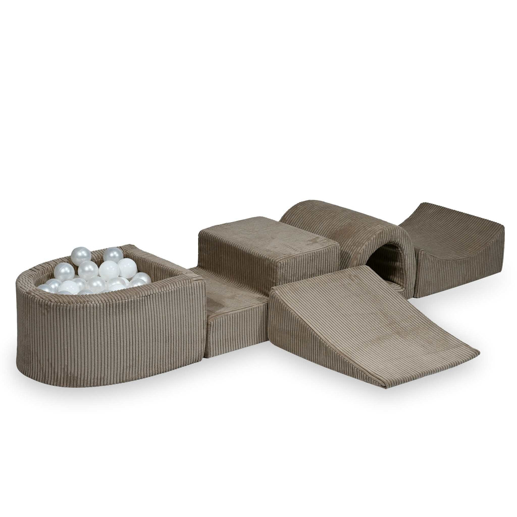 sz569-Mimii-piankowy-plac-zabaw-z-mostkiem-sztruks-toffee-100-pilek-biale-perlowe