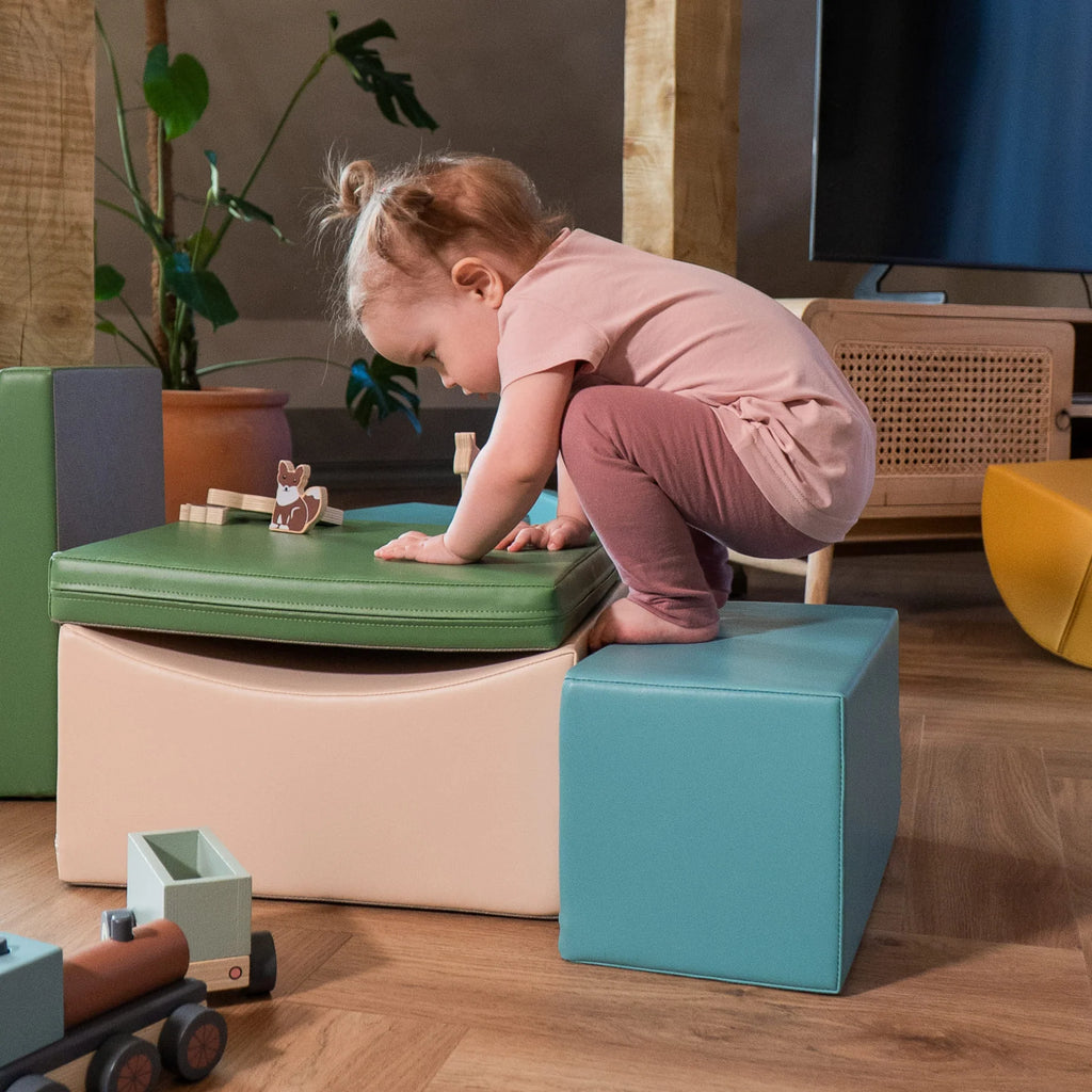turquoise-pastel-soft-play-adventurer_13