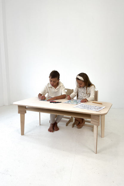 verstellbarer-Tisch-und-Stuhl-1